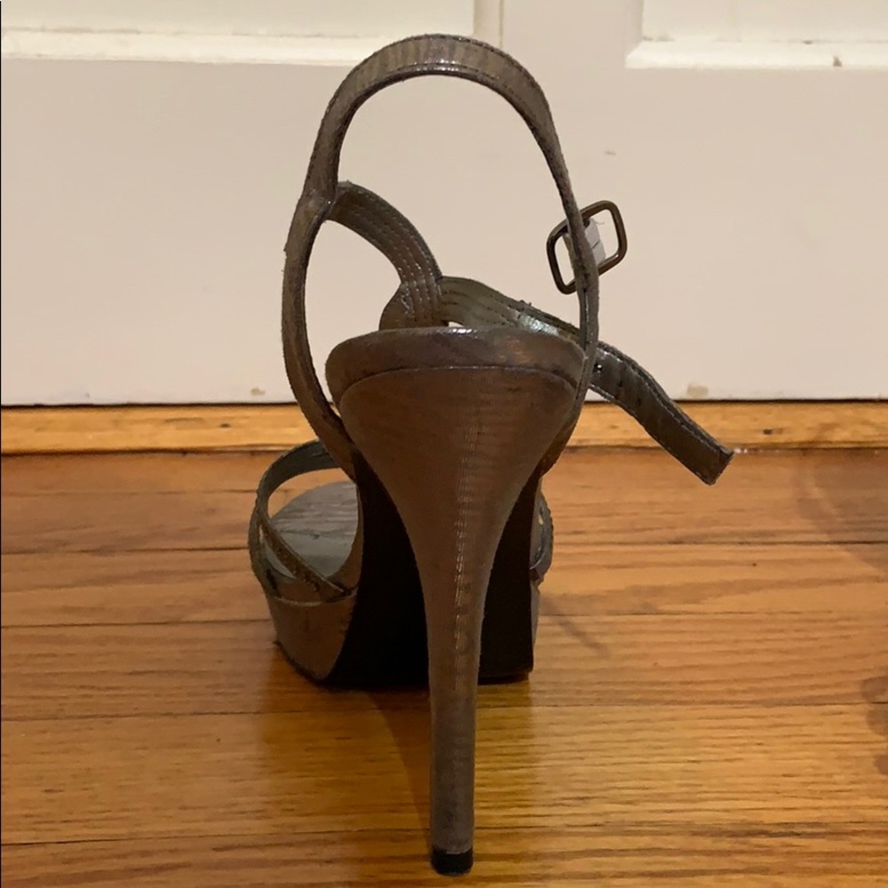 Heels - Picture 3 of 7